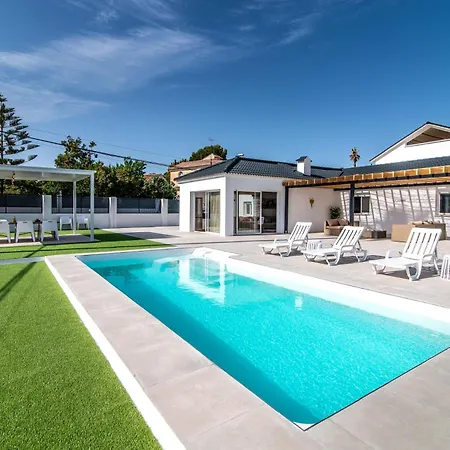 Villa Palm Tree 5 Bdr Pool & Bbq Torremolinos
