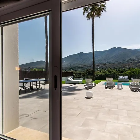 Villa Palm Tree 5 Bdr Pool & Bbq