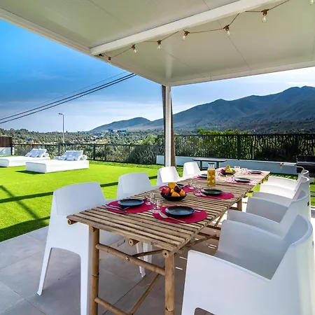 Palm Tree 5 Bdr Pool & Bbq Villa