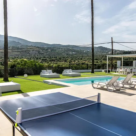 Palm Tree 5 Bdr Pool & Bbq Villa