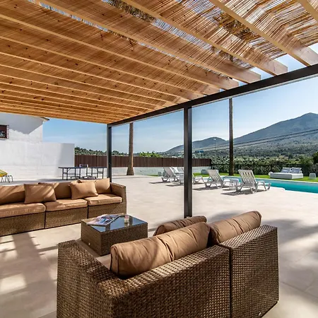 Palm Tree 5 Bdr Pool & Bbq